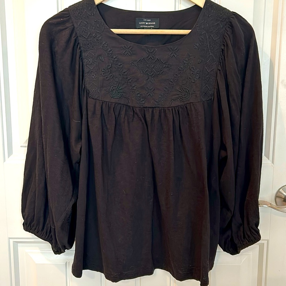 Lucky Brand black top. Like new. Size S